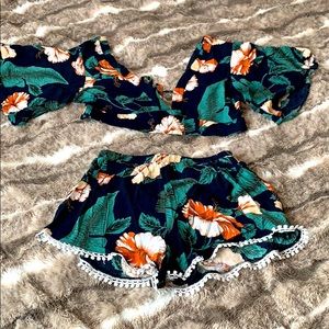 2-piece Tropical print top & shorts